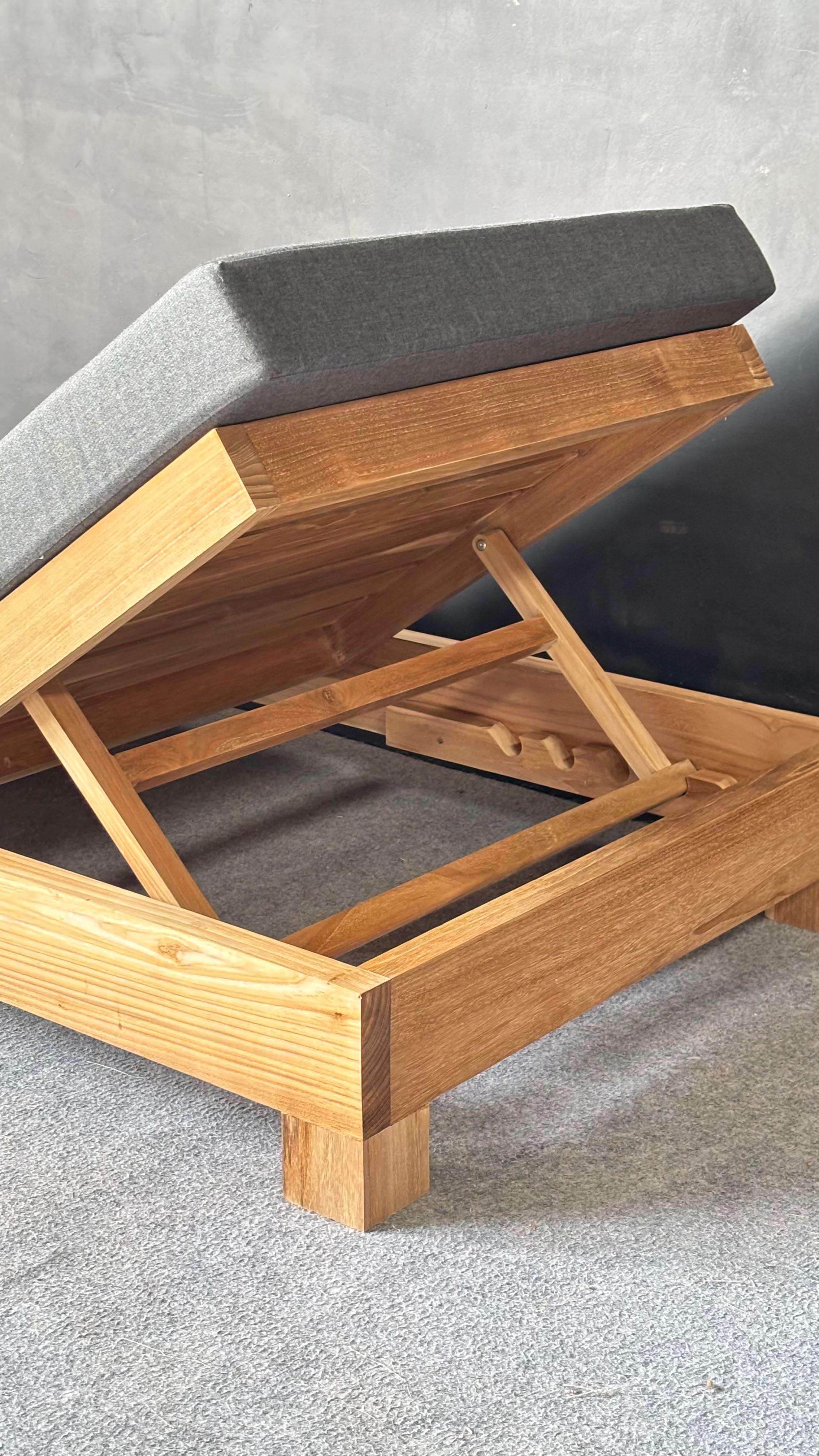 Outdoor Lounge Chair