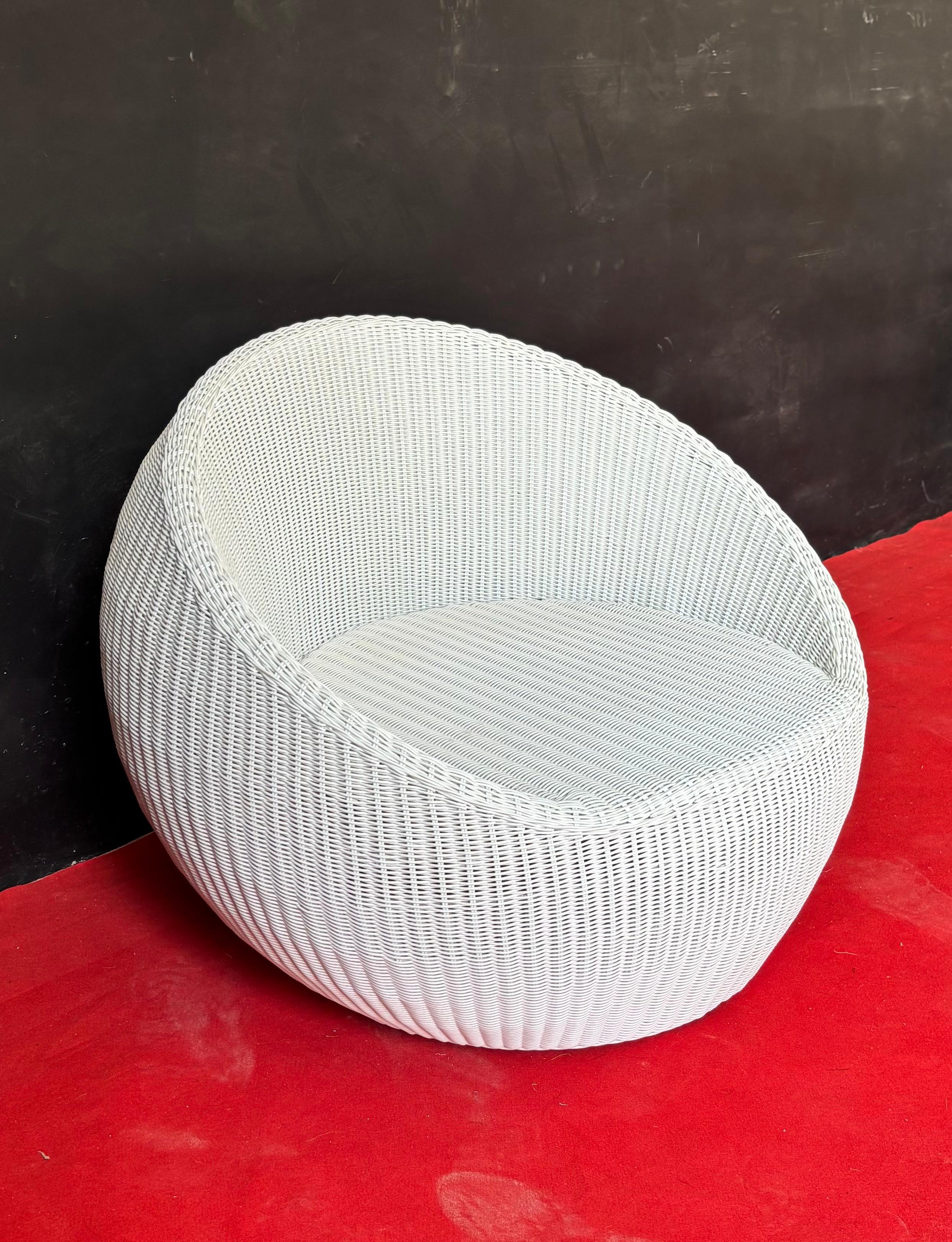 LC-04 – Outdoor Lounge Chair, Aluminum Frame with Full Woven